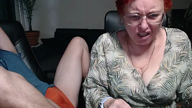 Snapshot of JoannaAndNeighbour chatting on 26, 10, 2025 JoannaAndNeighbour online show from 26, 10, 2025