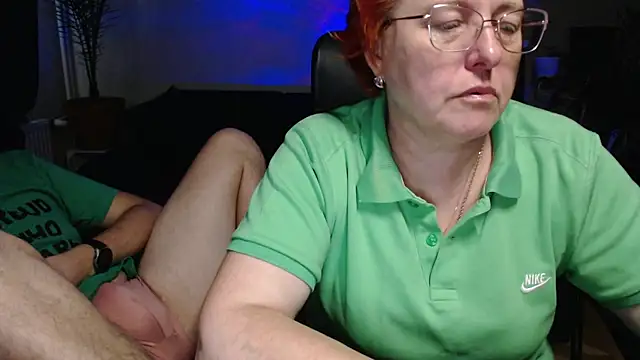 Snapshot of JoannaAndNeighbour chatting on 11, 11, 2025 JoannaAndNeighbour online show from 11, 11, 2025