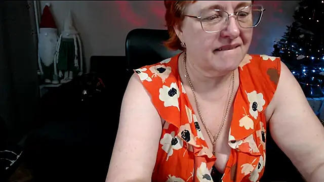 Snapshot of JoannaAndNeighbour chatting on 23, 12, 2025 JoannaAndNeighbour online show from 23, 12, 2025