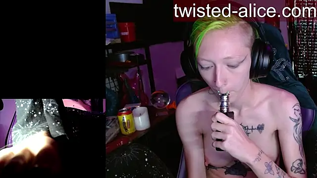 alicewonder09 online show from 28, 4, 2026