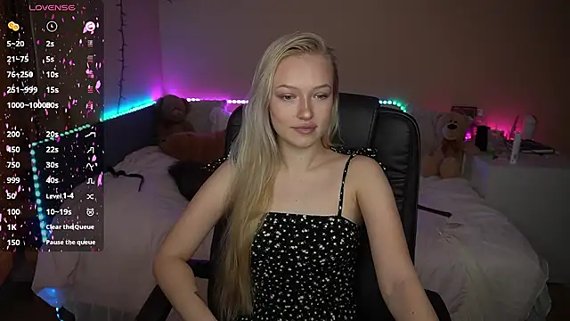 Snapshot of AmandaFiree chatting on 12, 10, 2025 AmandaFiree online show from 12, 10, 2025