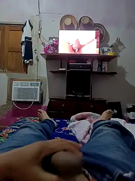 Snapshot of tati8718 chatting on 16, 11, 2025 tati8718 online show from 16, 11, 2025