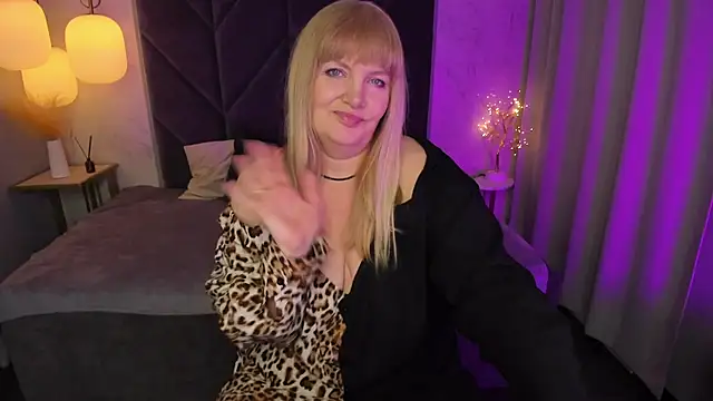 Snapshot of NicoleKind chatting on 28, 2, 2025 NicoleKind online show from 28, 2, 2025