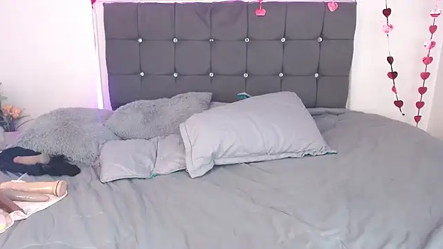 selena yourmilf online show from 11, 3, 2025