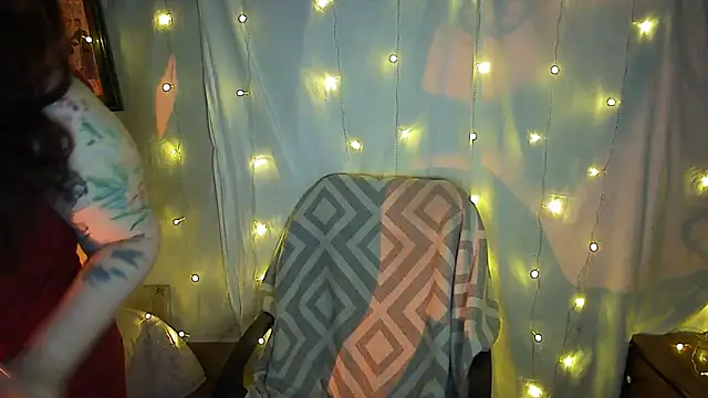 Snapshot of Victoria_Marks chatting on 23, 3, 2025 Victoria Marks online show from 23, 3, 2025