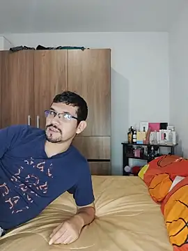 Snapshot of Isaandysex2428 chatting on 15, 11, 2025 Isaandysex2428 online show from 15, 11, 2025