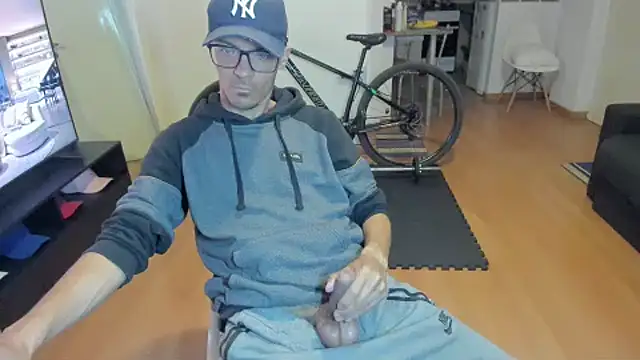 Snapshot of guachin_hunk chatting on 13, 9, 2025 guachin hunk online show from 13, 9, 2025