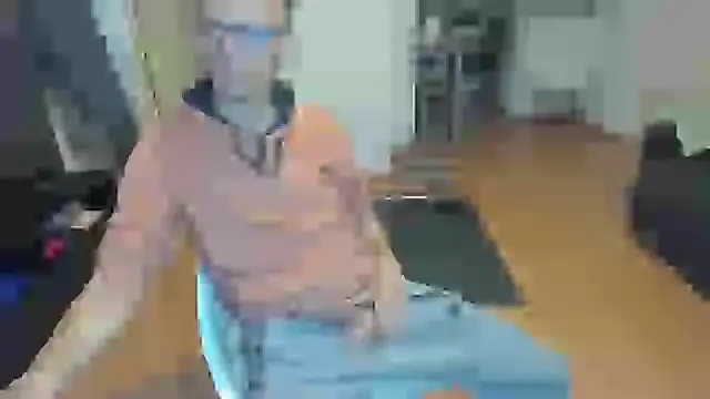 Snapshot of guachin_hunk chatting on 16, 9, 2025 guachin hunk online show from 16, 9, 2025