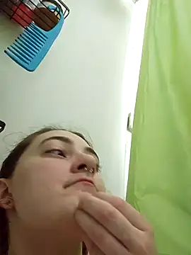 Snowbunnycake 131 online show from 14, 11, 2025