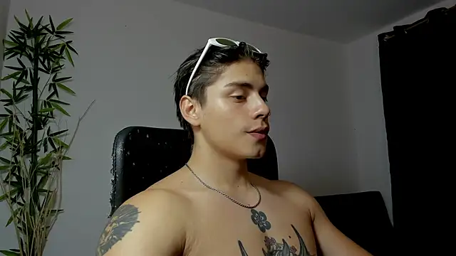 Snapshot of Giordano_Russo chatting on 15, 2, 2025 Giordano Russo online show from 15, 2, 2025