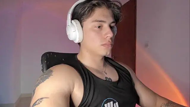 Snapshot of Giordano_Russo chatting on 5, 3, 2026 Giordano Russo online show from 5, 3, 2026