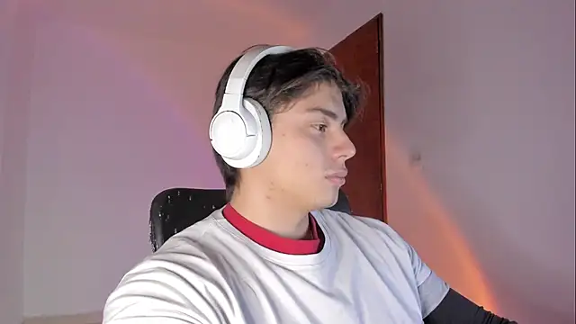 Snapshot of Giordano_Russo chatting on 2, 4, 2026 Giordano Russo online show from 2, 4, 2026