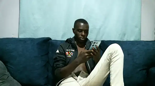 Snapshot of reezly chatting on 4, 2, 2025 reezly online show from 4, 2, 2025