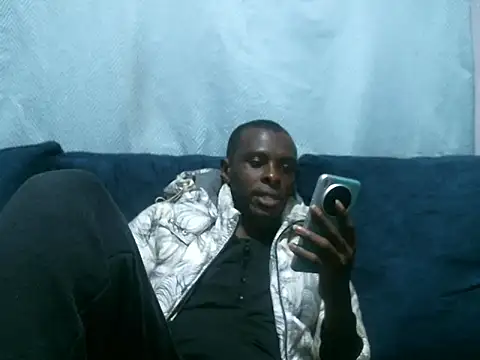 Snapshot of reezly chatting on 8, 11, 2025 reezly online show from 8, 11, 2025