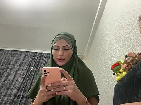 Snapshot of GumusGuray chatting on 1, 2, 2025 GumusGuray online show from 1, 2, 2025