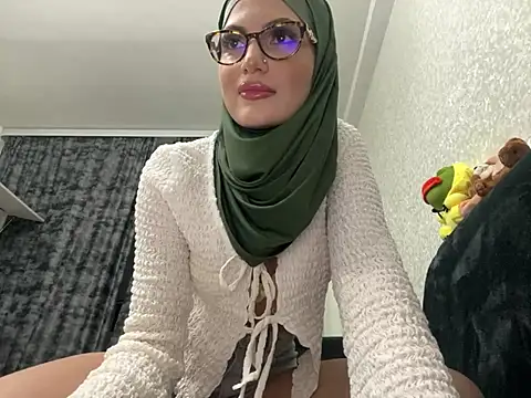 Snapshot of GumusGuray chatting on 2, 2, 2025 GumusGuray online show from 2, 2, 2025