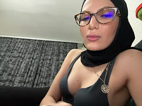 Snapshot of GumusGuray chatting on 14, 3, 2025 GumusGuray online show from 14, 3, 2025