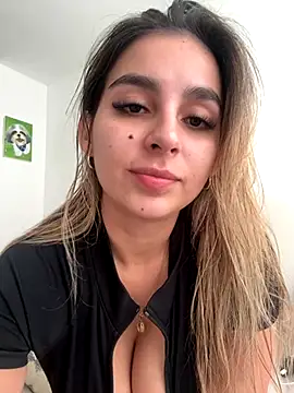 Snapshot of oriana_zoeee chatting on 3, 10, 2025 oriana zoeee online show from 3, 10, 2025