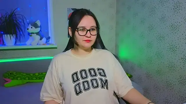 EsterLogan online show from 22, 12, 2025