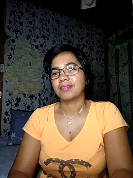 Snapshot of lovely_samxxx24 chatting on 25, 10, 2025 lovely samxxx24 online show from 25, 10, 2025