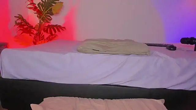 hot booty  online show from 3, 12, 2025