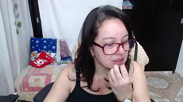 Snapshot of Sonialorens_ chatting on 15, 12, 2024 Sonialorens online show from 15, 12, 2024