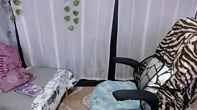 Snapshot of Sonialorens_ chatting on 1, 2, 2025 Sonialorens online show from 1, 2, 2025