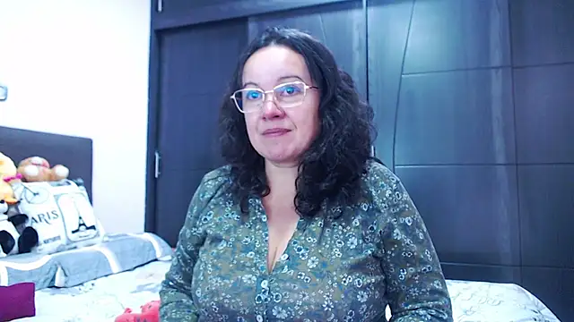 Snapshot of Sonialorens_ chatting on 9, 9, 2025 Sonialorens online show from 9, 9, 2025