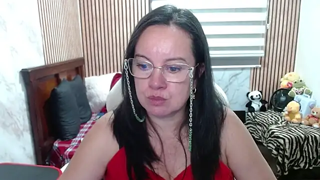 Sonialorens  online show from 1, 5, 2026