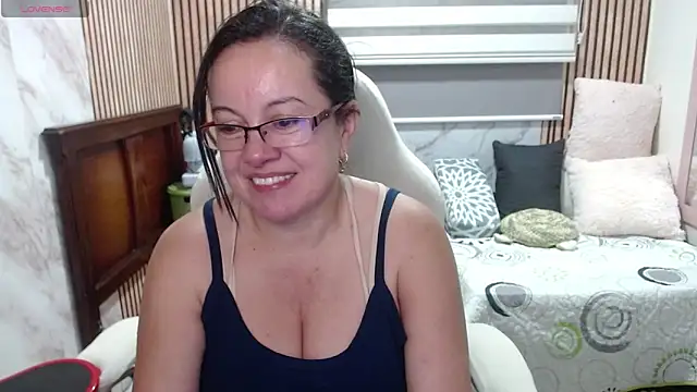 Sonialorens  online show from 7, 6, 2026