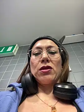 Snapshot of angelitasexy81 chatting on 16, 3, 2025 angelitasexy81 online show from 16, 3, 2025