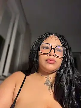 Snapshot of IamSashaLuv chatting on 9, 5, 2026 IamSashaLuv online show from 9, 5, 2026