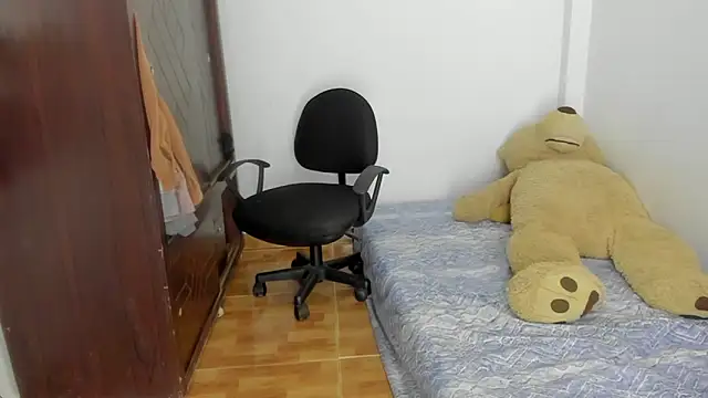 Emma lean online show from 16, 9, 2025