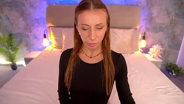 MirandaHobbs online show from 22, 10, 2025