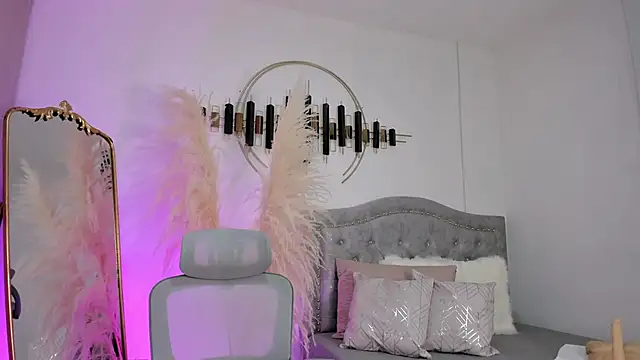 Snapshot of LaraBaker chatting on 11, 2, 2025 LaraBaker online show from 11, 2, 2025