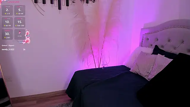 Snapshot of LaraBaker chatting on 11, 3, 2025 LaraBaker online show from 11, 3, 2025