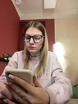 Snapshot of MaryHiggins chatting on 7, 1, 2025 MaryHiggins online show from 7, 1, 2025