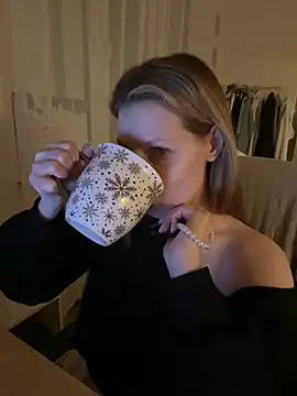 Snapshot of MaryHiggins chatting on 8, 2, 2026 MaryHiggins online show from 8, 2, 2026