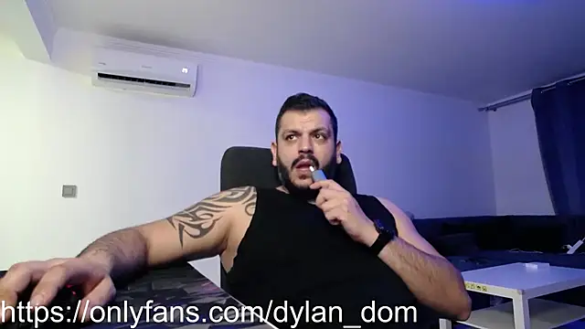 dyllan dom  online show from 11, 3, 2026