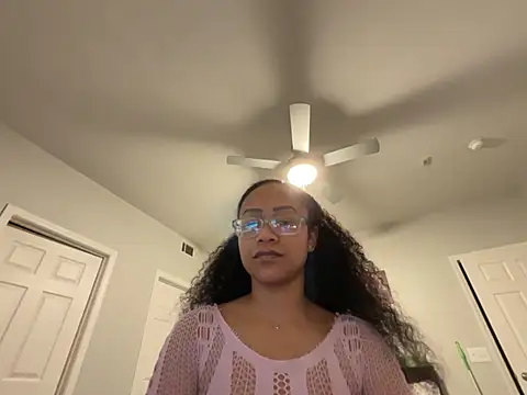 Snapshot of RylHoneyy chatting on 1, 2, 2026 RylHoneyy online show from 1, 2, 2026