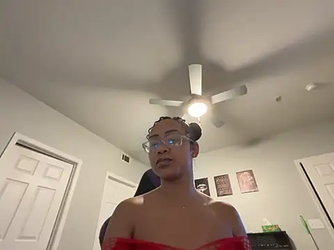 Snapshot of RylHoneyy chatting on 7, 2, 2026 RylHoneyy online show from 7, 2, 2026