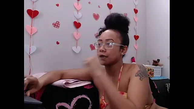 Snapshot of RylHoneyy chatting on 15, 2, 2026 RylHoneyy online show from 15, 2, 2026