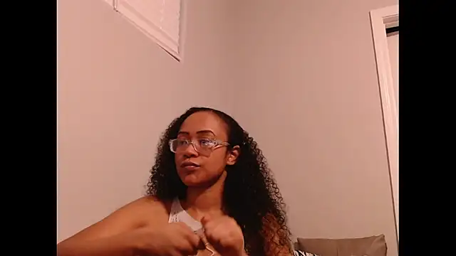 Snapshot of RylHoneyy chatting on 17, 2, 2026 RylHoneyy online show from 17, 2, 2026