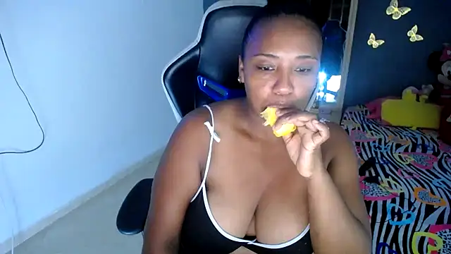 Snapshot of marysol83 chatting on 24, 4, 2026 marysol83 online show from 24, 4, 2026