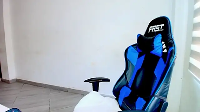 sophiax-x online show from 15, 3, 2026