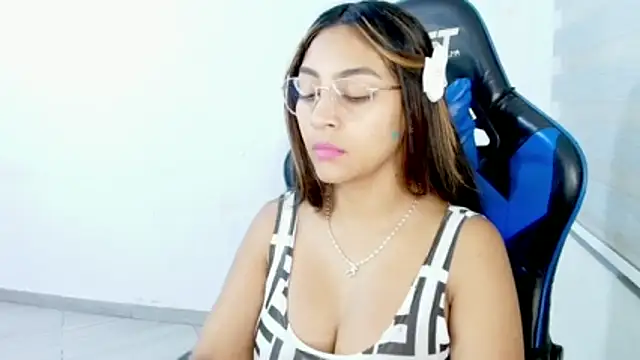 sophiax-x online show from 25, 6, 2026