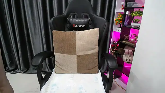 Yuki-yio online show from 26, 9, 2025