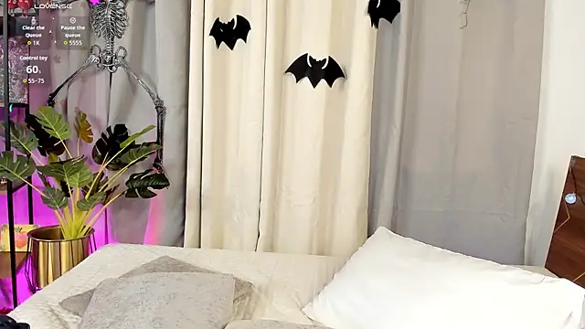 Amy art online show from 8, 10, 2025