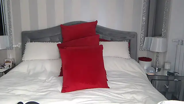 Snapshot of LuanaColucci chatting on 12, 2, 2026 LuanaColucci online show from 12, 2, 2026