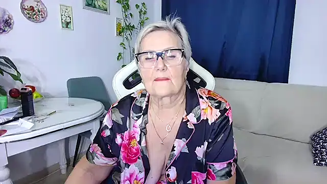 Snapshot of Selenna57 chatting on 12, 1, 2026 Selenna57 online show from 12, 1, 2026